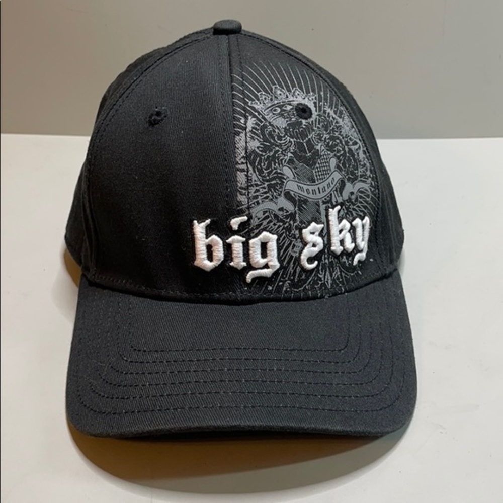 Attitude 101 Montana hat. Adjustable strap